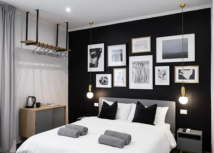 The Gallery 42 Guest House